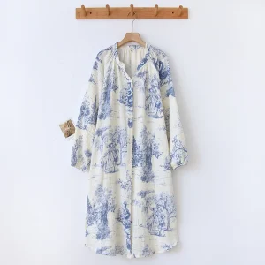 Chemise de nuit bleu et blanc à manches longues en coton